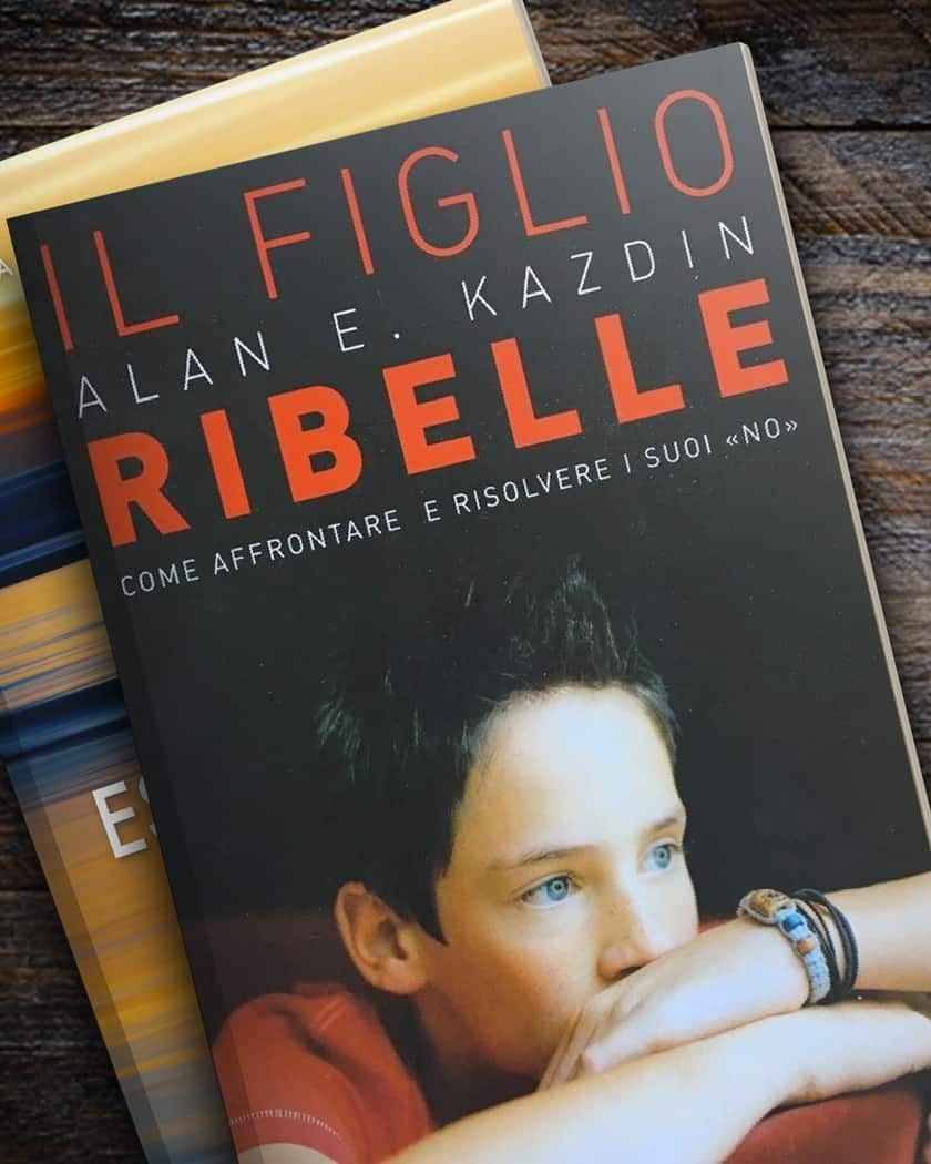 Abbandono delle punizioni tradizionali: Il programma sfida l'uso di punizioni severi, proponendo invece tecniche positive per modellare il comportamento del bambino in modo efficace.
