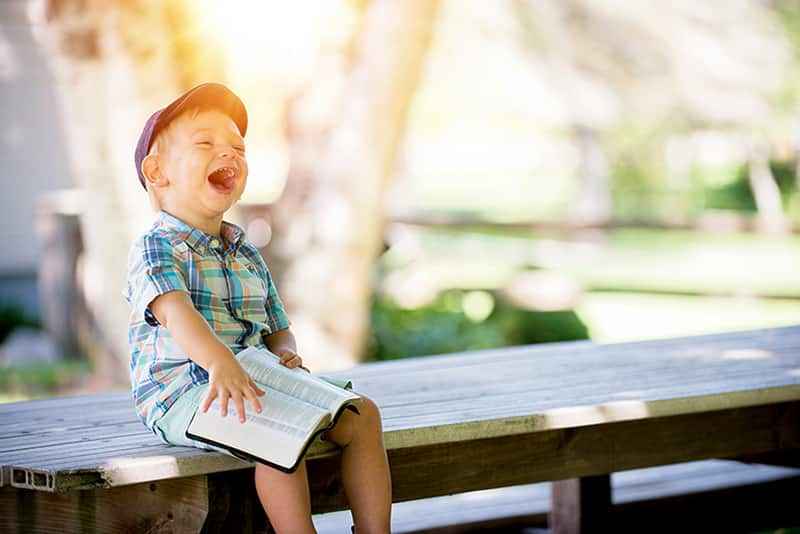 Ogni parola conta. Impara a comunicare con amore e scopri come rafforzare la tua relazione con semplici accorgimenti.
