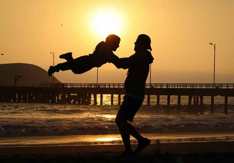 Sostenere il bambino con il linguaggio: Le parole sono fondamentali per sostenere il bambino nei suoi sogni e nelle sue difficoltà, ed è per questo che scegliere le giuste espressioni è fondamentale nella crescita del bambino.